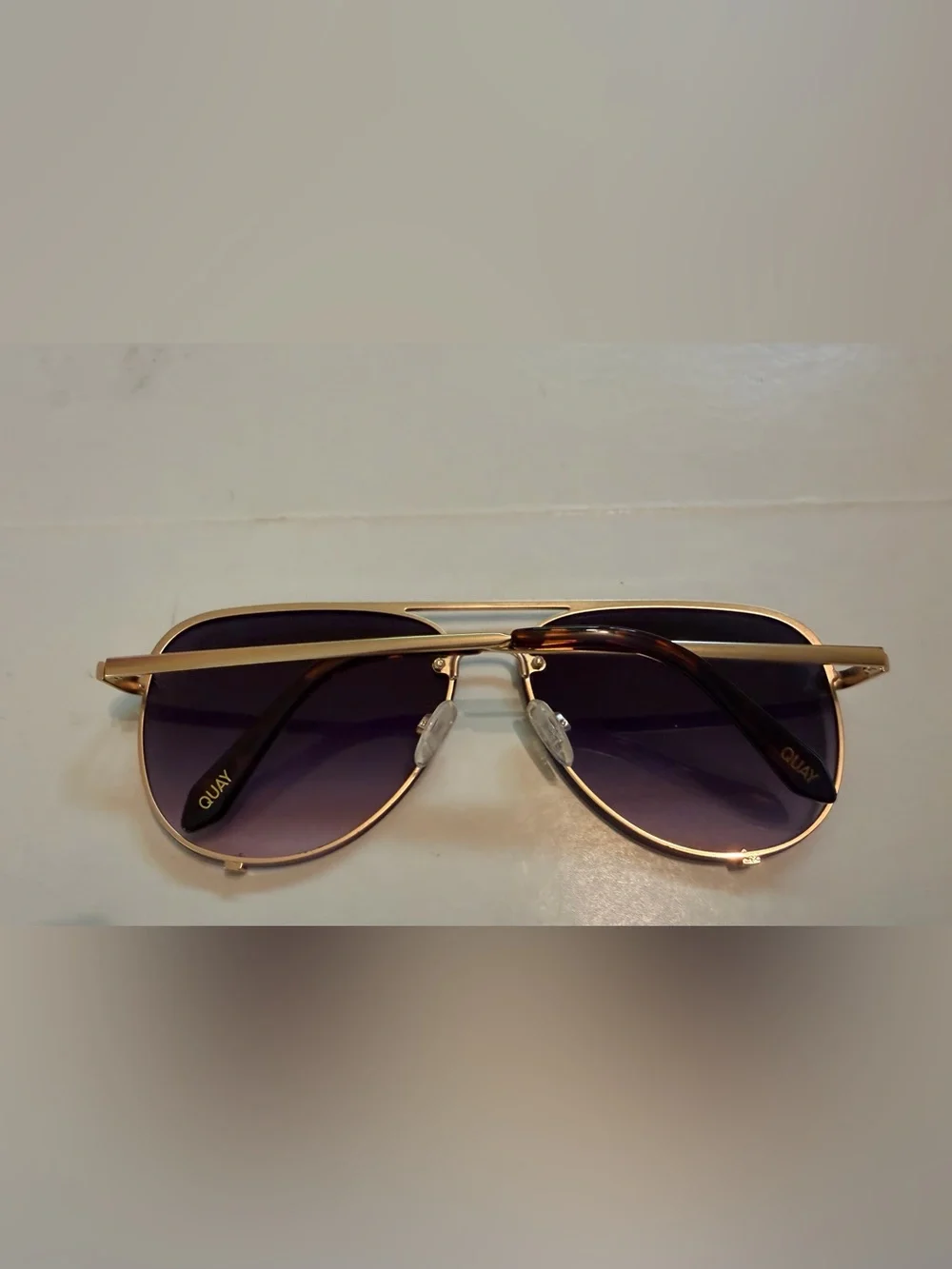 Quay aviator sunglasses like new